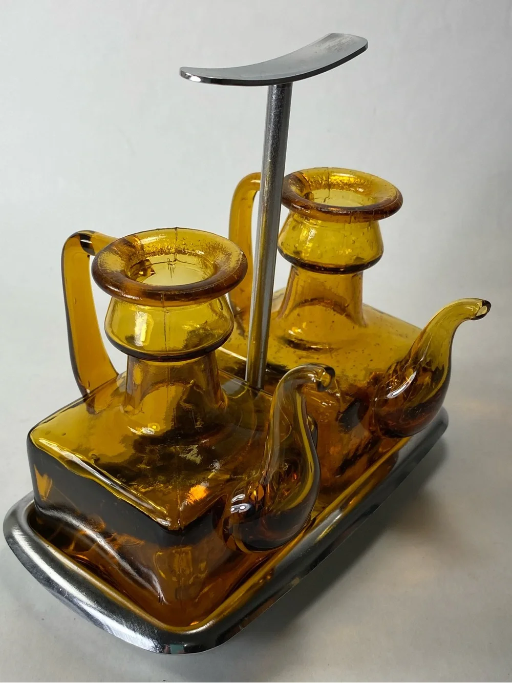 Vintage Mid-century Modern Amber Glass Oil Vinegar Cruet Set Chrome Metal Caddy